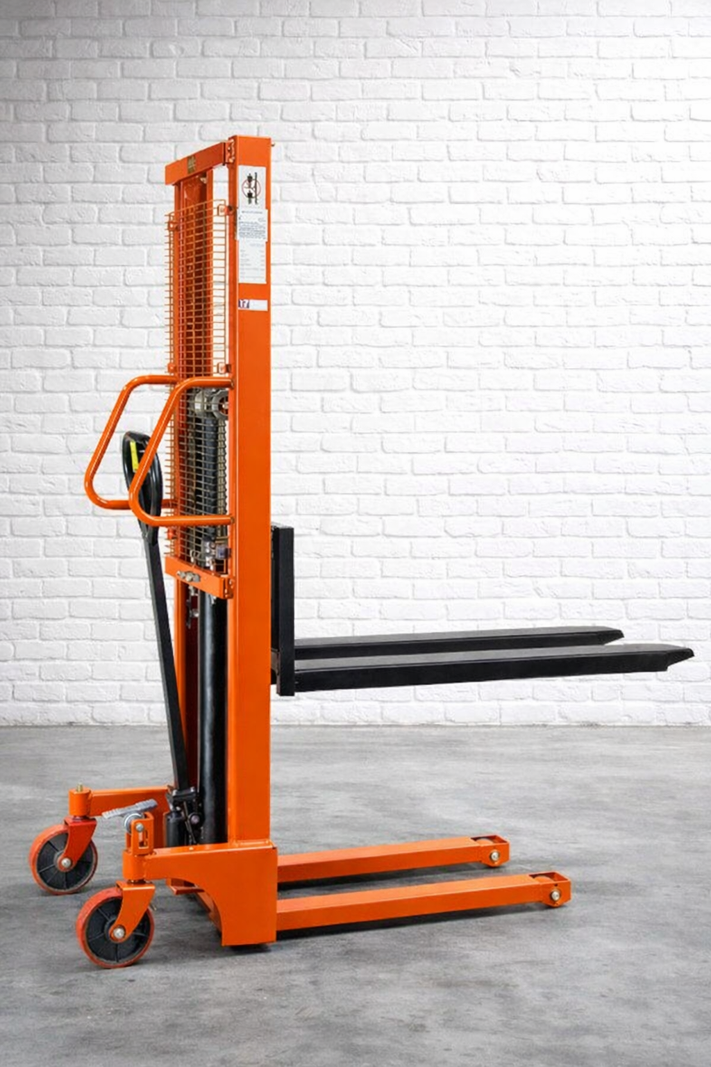 APILADOR MANUAL CON HORQUILLAS AJUSTABLES 1000KG/3000MM